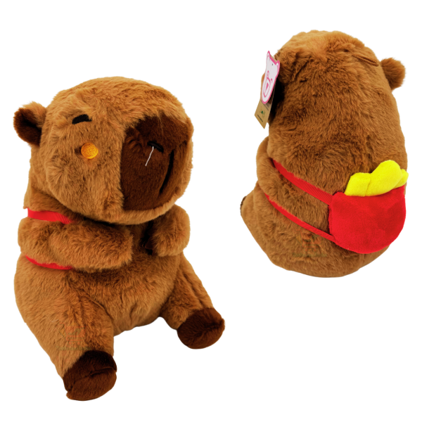 Sitzendes Capybara Plüschtier ca. 25 cm in Braun mit dunkler Schnauze und Pommes-Rucksack am Rücken.